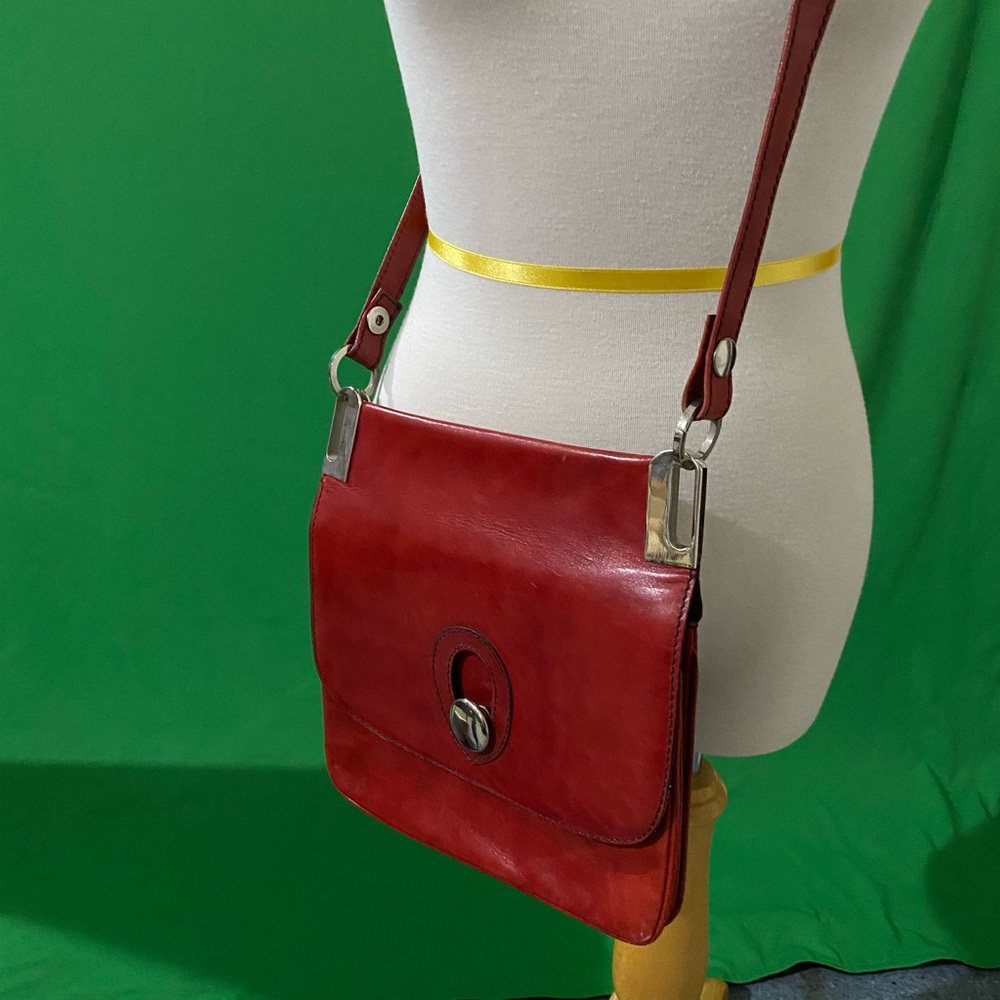 Chic Red Leather Crossbody Bag